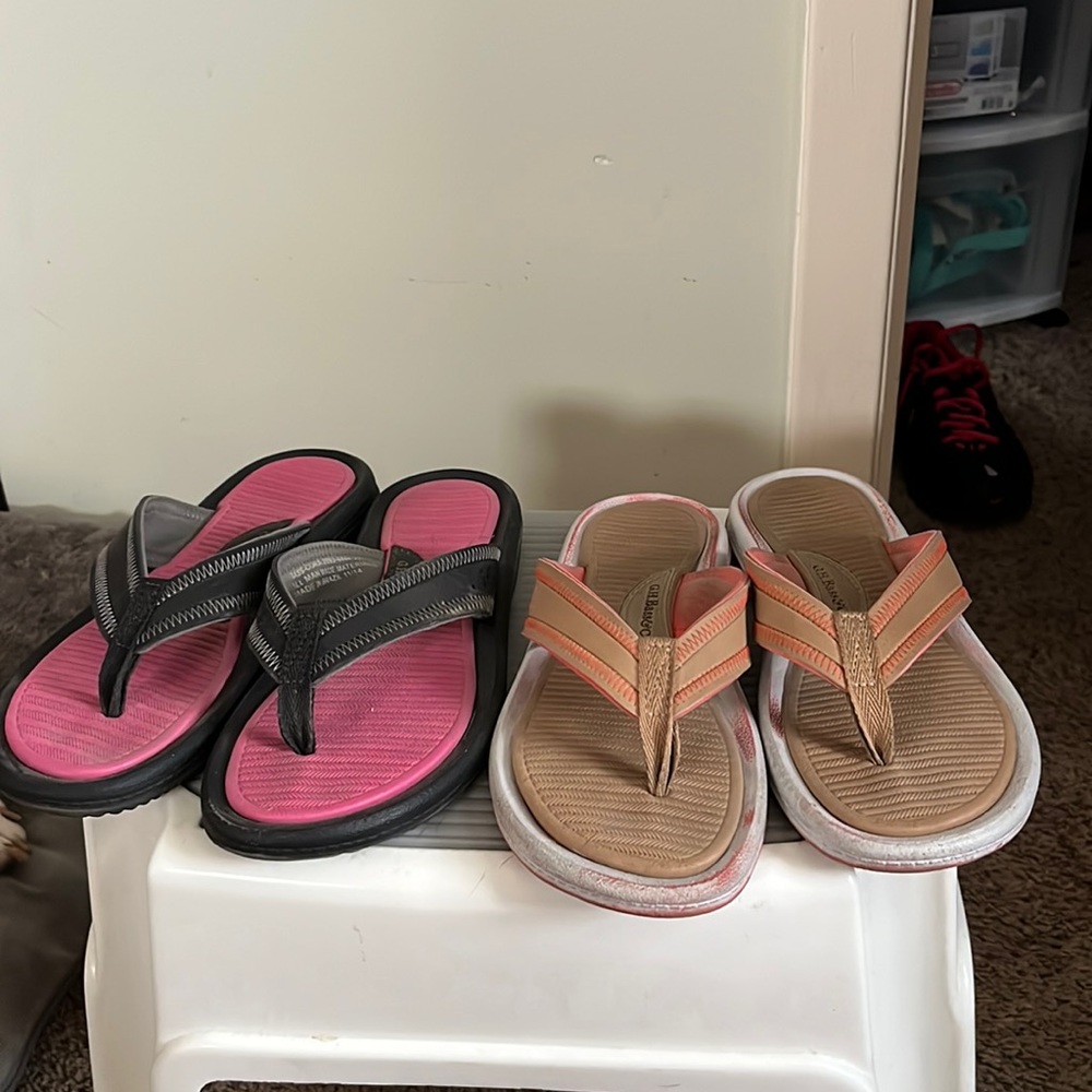 Bass flip flops.